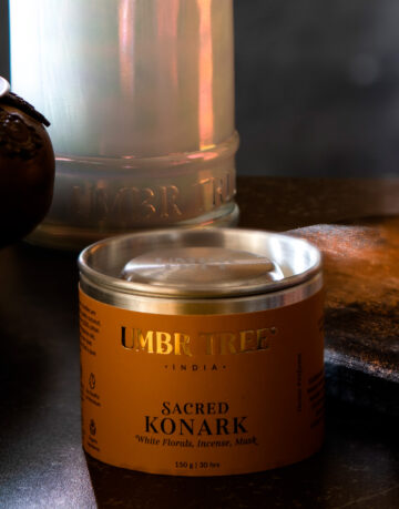 Umbr Tree fine home fragrance candle. Soul of India Collection. Sacred Konark. White florals, incense, musk, ghee, sweets, sugar, wet stones. Home perfume. Soy wax, Coconut wax, palm wax, bees wax. All natural wax fragrance candles. Scented candles. Bangalore India candles. gift set candles. Fragrance gift set candles. Home perfume candles. Gift set candles. Candle shop. Fine Home Fragrance Shop. Traveller tin